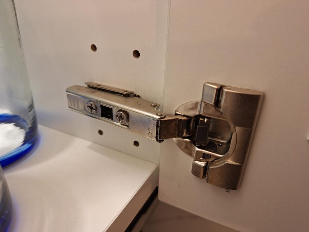 Kitchen Cabinet Hinge Repair in Guelph